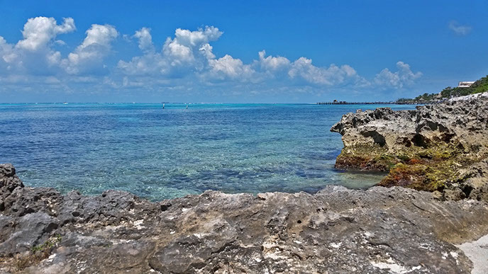 Isla Mujeres vacation rentals,&nbsp; sailfish condo #402 reef access