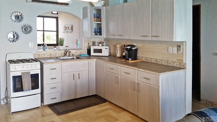 Isla Mujeres vacation rentals,&nbsp; sailfish condo #402 kitchen