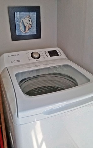 Isla Mujeres vacation rentals,&nbsp; sailfish condo #402 washing machine